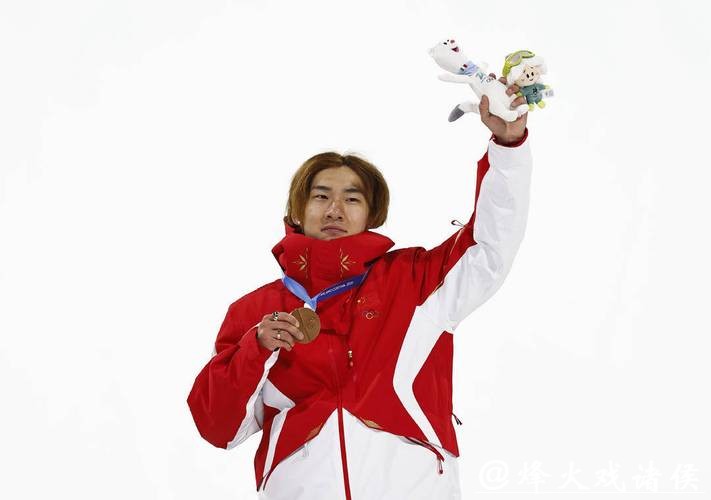 坡面障碍技巧世界杯苏翊鸣摘铜 为中国队锁定冬奥会席位 坡面障碍技巧世界杯苏翊鸣摘铜 为中国队锁定冬奥会席位